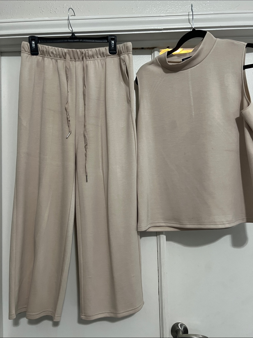 Beige Wide-Leg Drawstring capri Pants - Women
